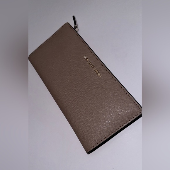 MICHAEL KORS-JET SET TRAVEL LARGE CARD CASE CARRYALL WALLET - Picture 4 of 9